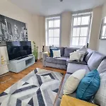 Modern 2Br Flat In Bradford City Centre!