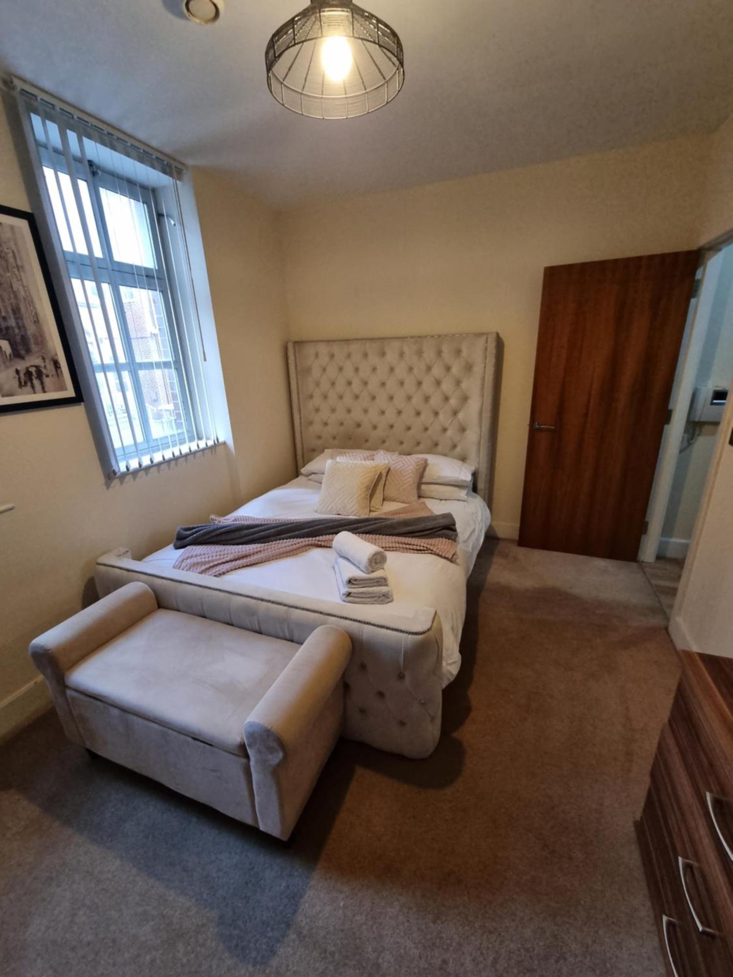 Modern 2br Flat In Bradford Centre!